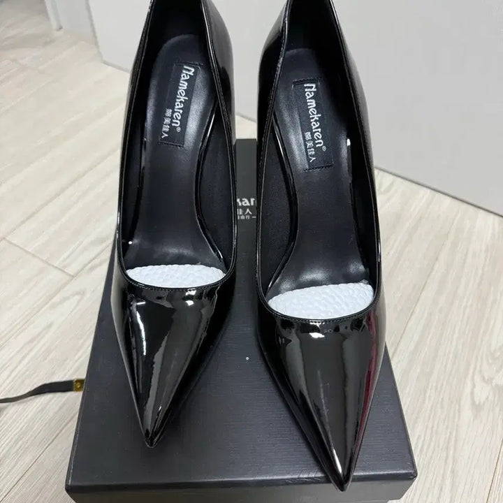[BUNJANG] Unbranded Black Enamel Pumps 11cm Heels (Size 38) / 새상품 240 질좋은 에나멜 펌프스 힐 11cm 38