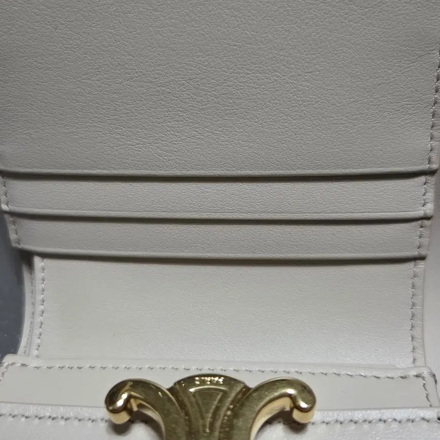[BUNJANG] Celine Triomphe Small Flap Wallet / 셀린느 트리옹프 반지갑 젠테
