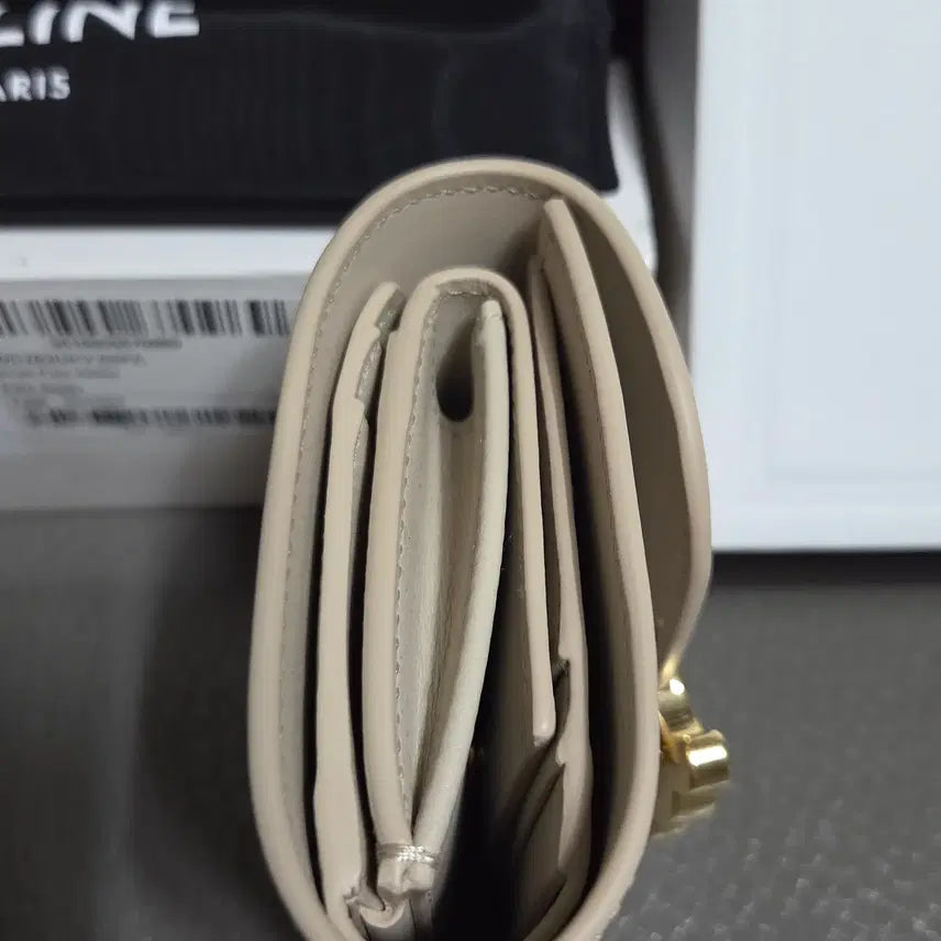[BUNJANG] Celine Triomphe Small Flap Wallet / 셀린느 트리옹프 반지갑 젠테