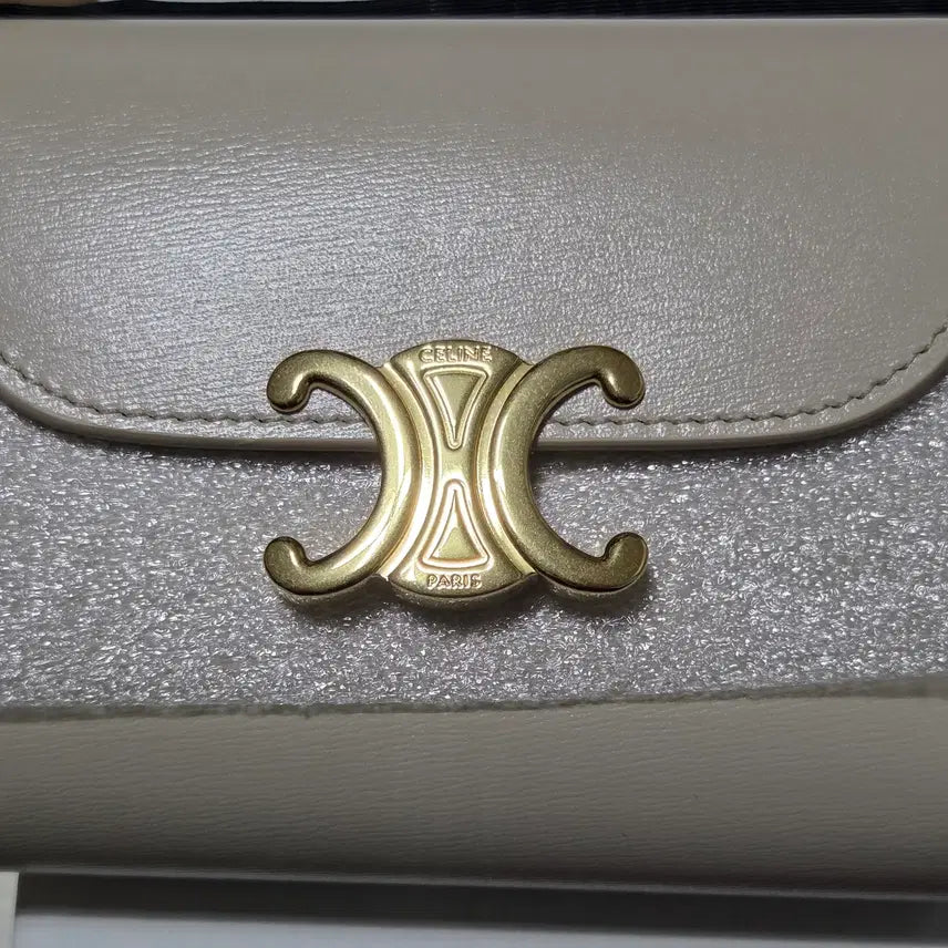 [BUNJANG] Celine Triomphe Small Flap Wallet / 셀린느 트리옹프 반지갑 젠테
