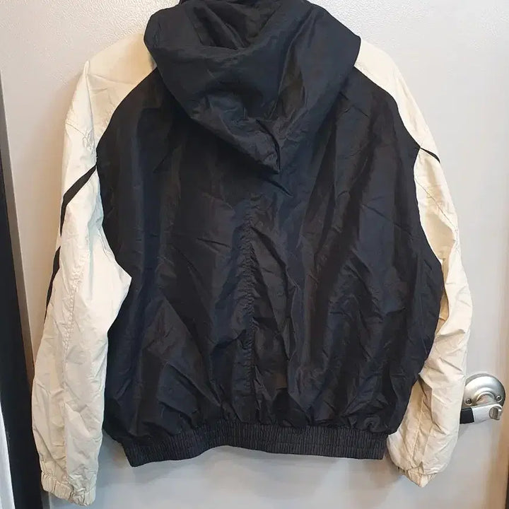 [BUNJANG] Rowell Color Block Windbreaker Jacket / 로웰 배색후드 바람막이점퍼 프리