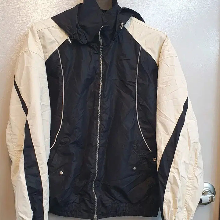 [BUNJANG] Rowell Color Block Windbreaker Jacket / 로웰 배색후드 바람막이점퍼 프리