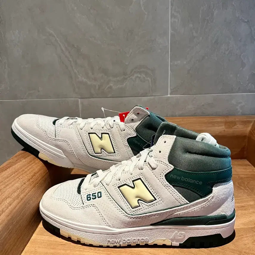 [BUNJANG] New Balance 650 White/Green Sneakers / 뉴발란스 650 흰/녹 스니커즈 270,275