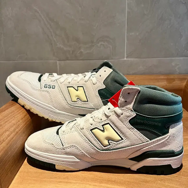 [BUNJANG] New Balance 650 White/Green Sneakers / 뉴발란스 650 흰/녹 스니커즈 270,275