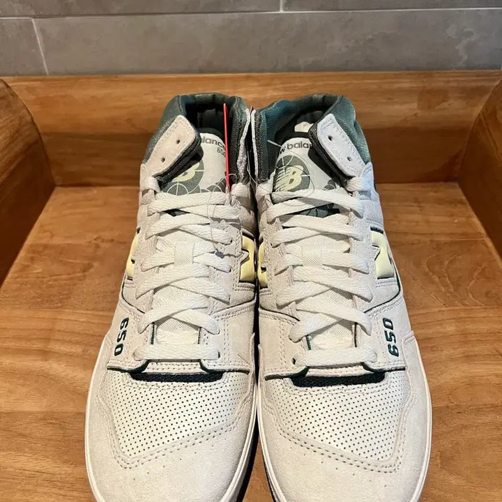[BUNJANG] New Balance 650 White/Green Sneakers / 뉴발란스 650 흰/녹 스니커즈 270,275