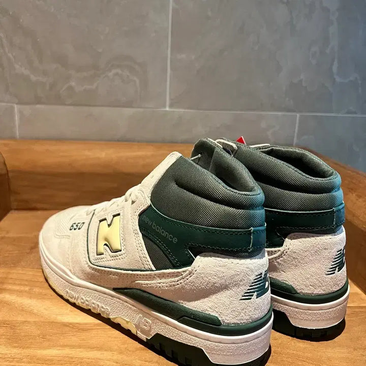 [BUNJANG] New Balance 650 White/Green Sneakers / 뉴발란스 650 흰/녹 스니커즈 270,275