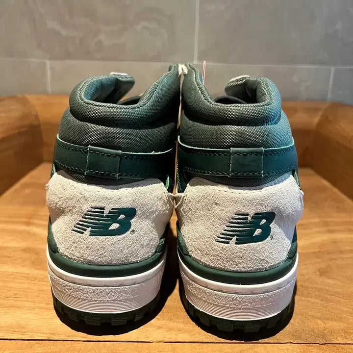 [BUNJANG] New Balance 650 White/Green Sneakers / 뉴발란스 650 흰/녹 스니커즈 270,275