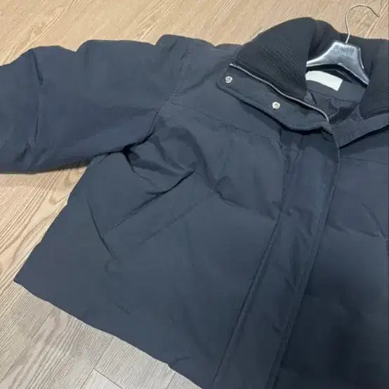 [BUNJANG] Frontrow Knit Collar Puffer Jacket / 프론트로우 니트 카라 푸퍼자켓