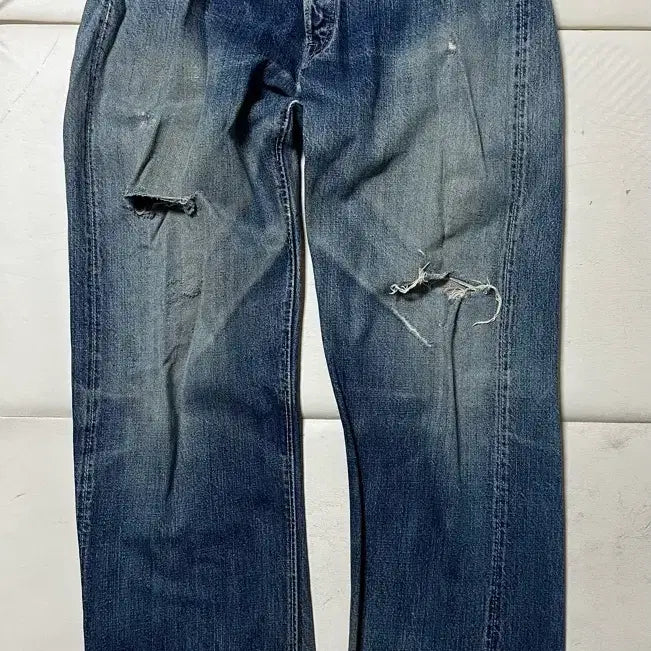 [BUNJANG] Joe McCoy Distressed 901 Selvedge Denim Jeans / 조 맥코이 디스트레스드 901  셀비지 데님