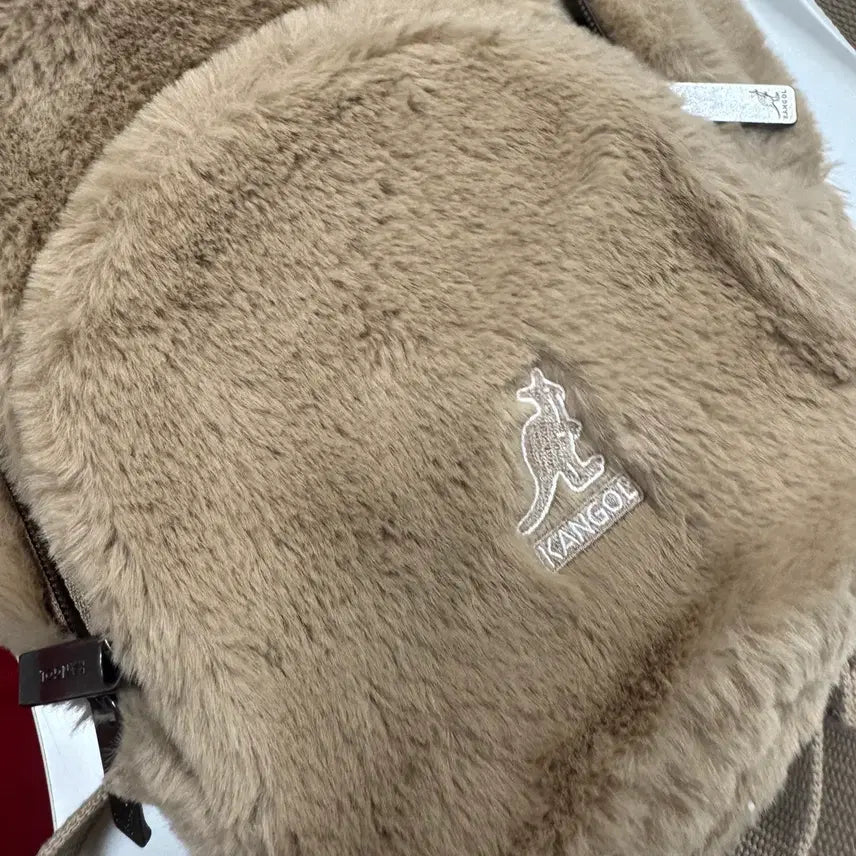 [SOLD OUT] [새상품] 캉골 뽀글이 백팩 브라운