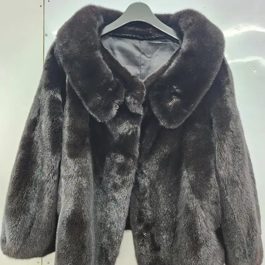 [SOLD OUT] 밍크  숏 자켓입니다