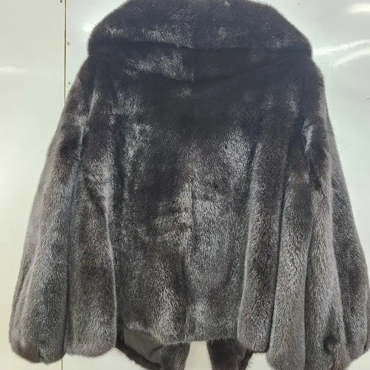 [SOLD OUT] 밍크  숏 자켓입니다