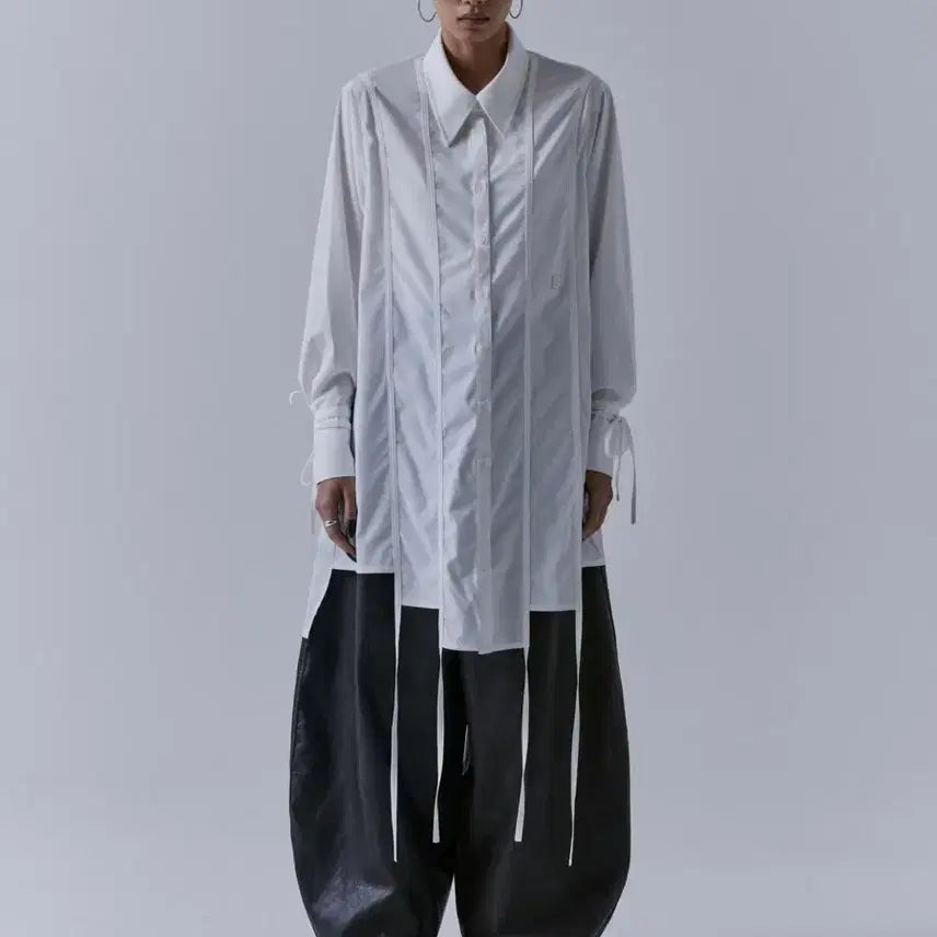 [SOLD OUT] 옷장 정리 트리밍버드 스텝 헴라인 롱 스트랩 셔츠 블랙
