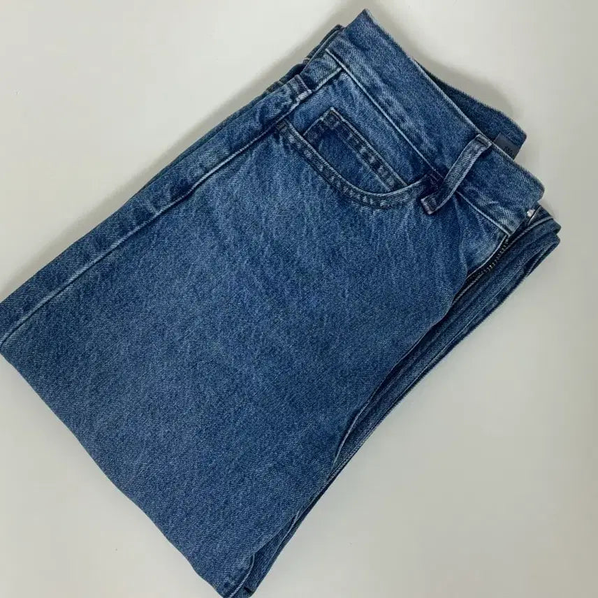 [BUNJANG] Uniqlo JW Anderson Straight Jeans (23) / 유니클로 JW앤더슨 스트레이트진 (23)