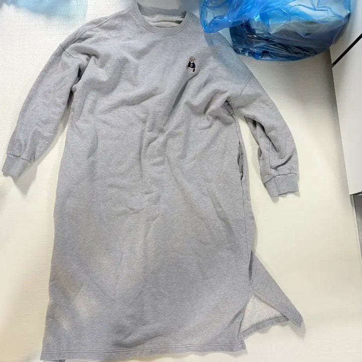 [BUNJANG] Yale Assorted Shirts and Dresses / 예일맨투맨/맨투맨원피스/티셔츠/원피스 개당가격