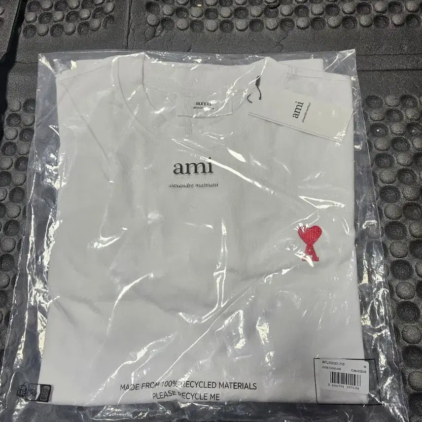 [SOLD OUT] 아미 스몰 하트 긴팔 티셔츠 화이트m