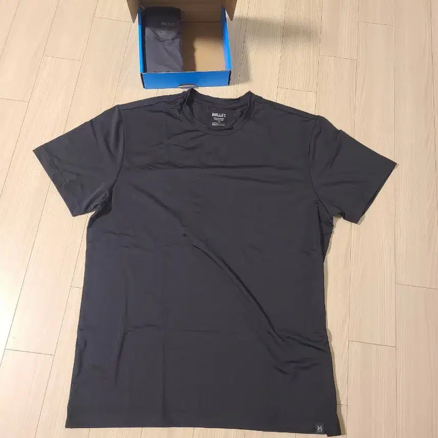 [SOLD OUT] 밀레 남성용 티셔츠 입니다.ㅡ무료배송.