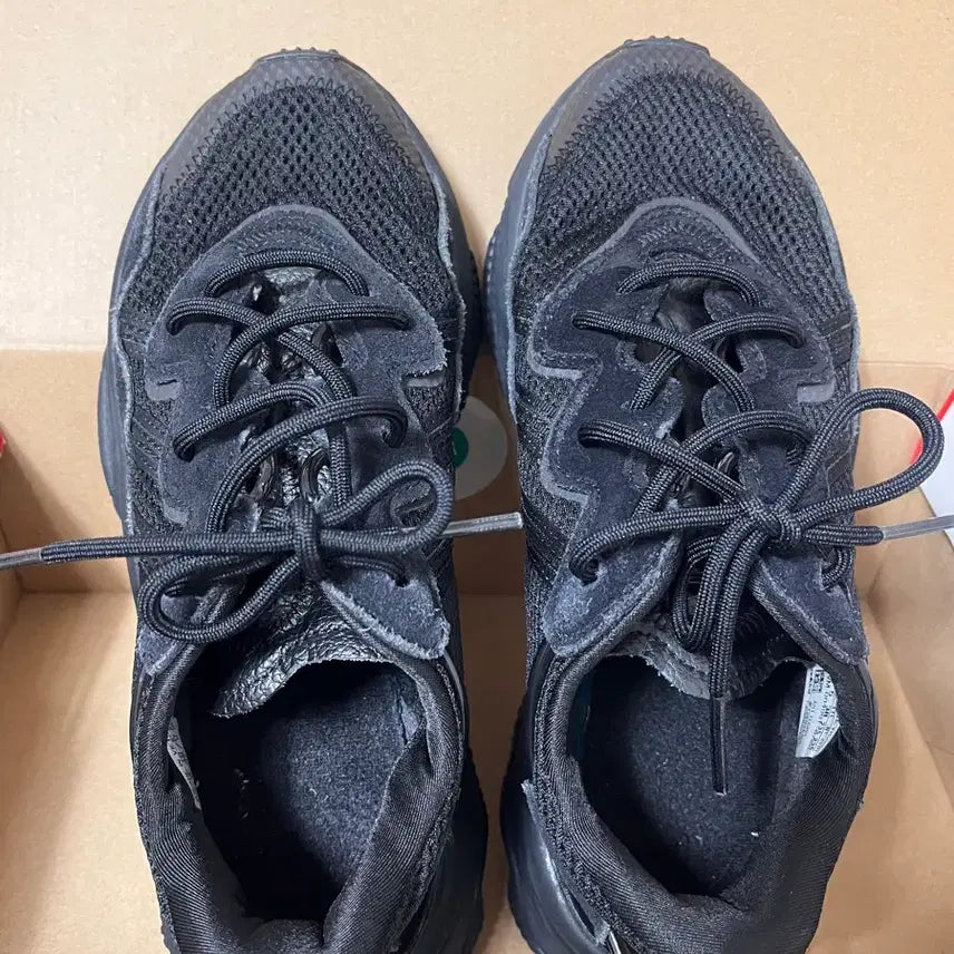 [BUNJANG] Adidas Ozweego Sneakers / 아디다스 오즈위고 235