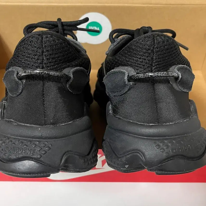 [BUNJANG] Adidas Ozweego Sneakers / 아디다스 오즈위고 235