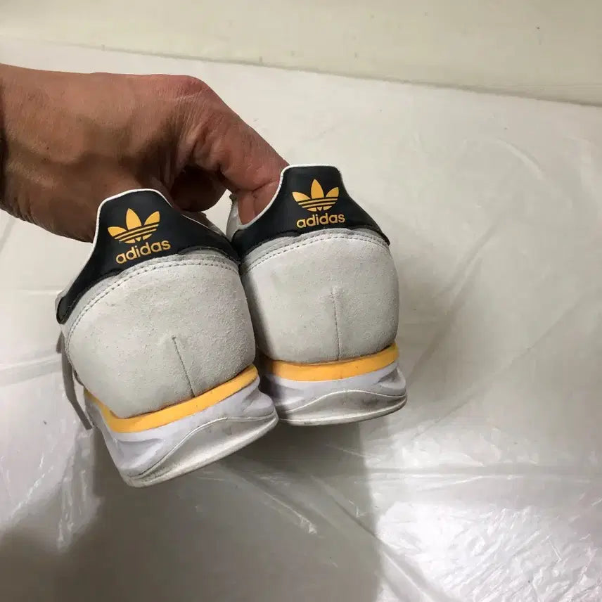 [BUNJANG] Adidas Sneakers 235MM / 아디다스 운동화 235MM@9931