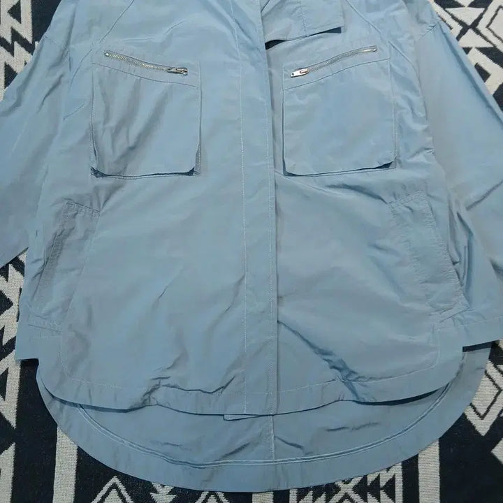 [BUNJANG] ANNE KLEIN Sky Blue Double Pocket Unbalanced Jacket / ANNE KLEIN 앤클라인 스카이블루 소라색 더블포켓 히든버튼 언발란스