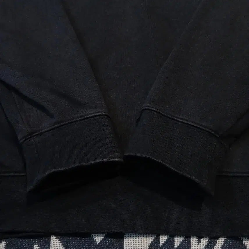 [BUNJANG] Nike Pigment Black White Futura Logo Sweatshirt / 나이키 피그먼트 블랙 화이트 퓨추라로고 맨투맨 티셔츠 L