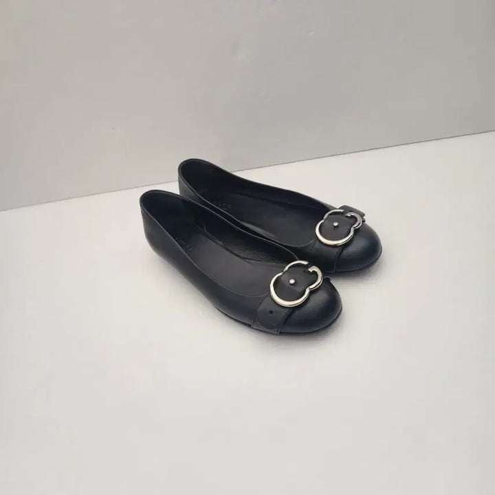 [BUNJANG] Black Leather Buckle Flat Shoes / 블랙 가죽 버클 플랫 슈즈245