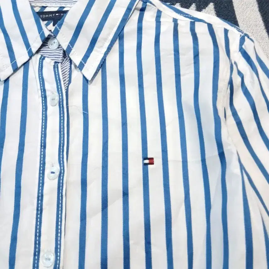 [BUNJANG] Tommy Hilfiger White Blue Striped Logo Fitted Shirt (Woman&
