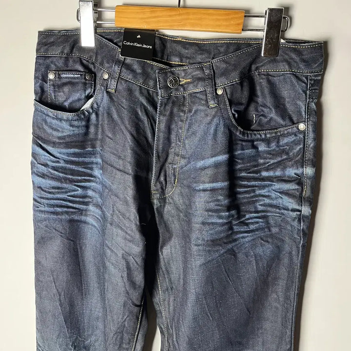 [SOLD OUT] [Calvin Klein] 캘빈클라인 진스 페이딩 플리츠 데님팬츠