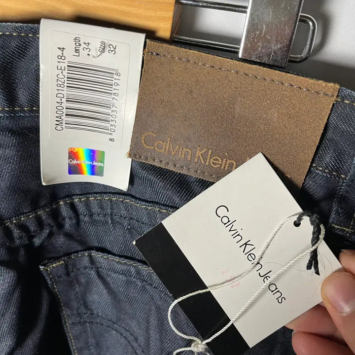 [SOLD OUT] [Calvin Klein] 캘빈클라인 진스 페이딩 플리츠 데님팬츠