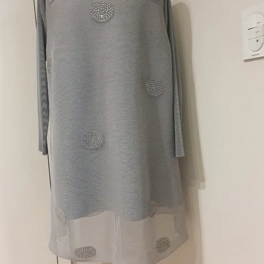 [BUNJANG] Pleated Punch Decoration Long Dress Gray / 플리츠 펀칭 장식 롱 원피스 그레이