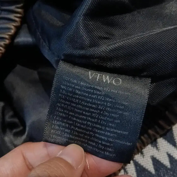 [BUNJANG] VTWO Deep Brown Two-Way Zipper Vegan Leather Bomber Jacket / VTWO 브이투 딥브라운 절개 투웨이지퍼 비건레더 카라넥 봄버 레더자켓
