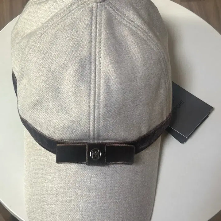 [BUNJANG] Chipoer Ivory Velvet Ribbon Ball Cap / 지포어볼캡 택채새거