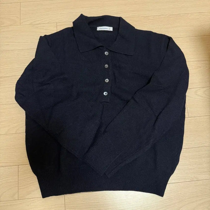 [BUNJANG] Low Classic Merino Cashmere Open Collar Knit Top (Navy) / 로우클래식 메리노 캐시미어 오픈 카라티 (네이비)