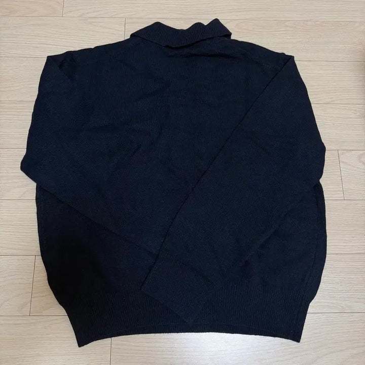 [BUNJANG] Low Classic Merino Cashmere Open Collar Knit Top (Navy) / 로우클래식 메리노 캐시미어 오픈 카라티 (네이비)