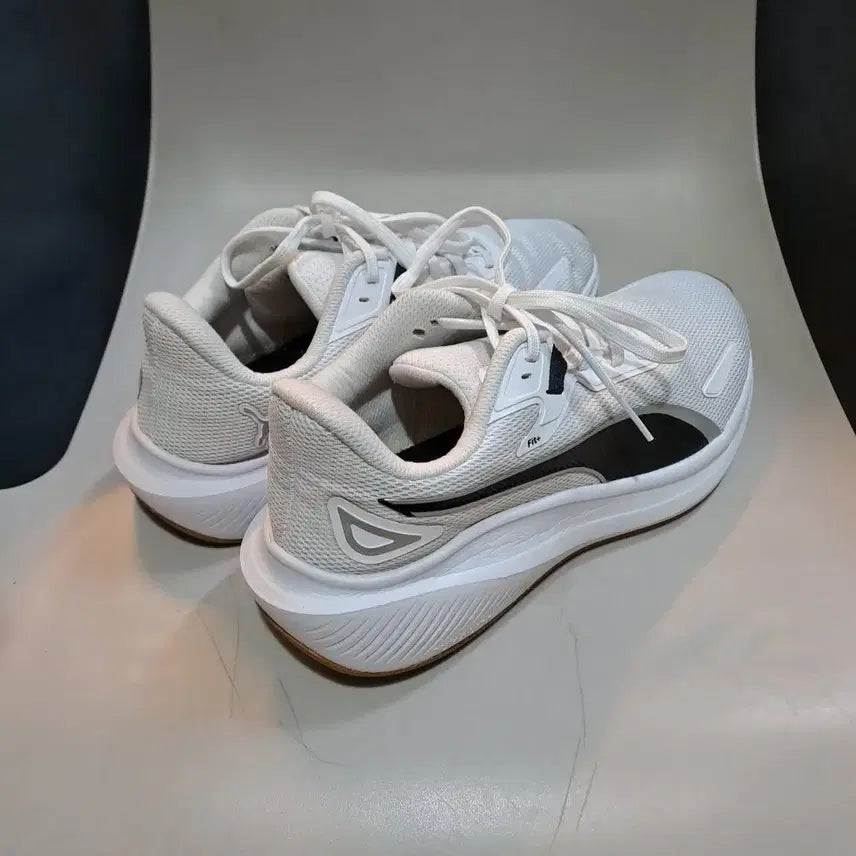 [BUNJANG] Puma Skyrocket Lite Sneakers 250mm / 푸마 스카이로켓 라이트 운동화 250mm