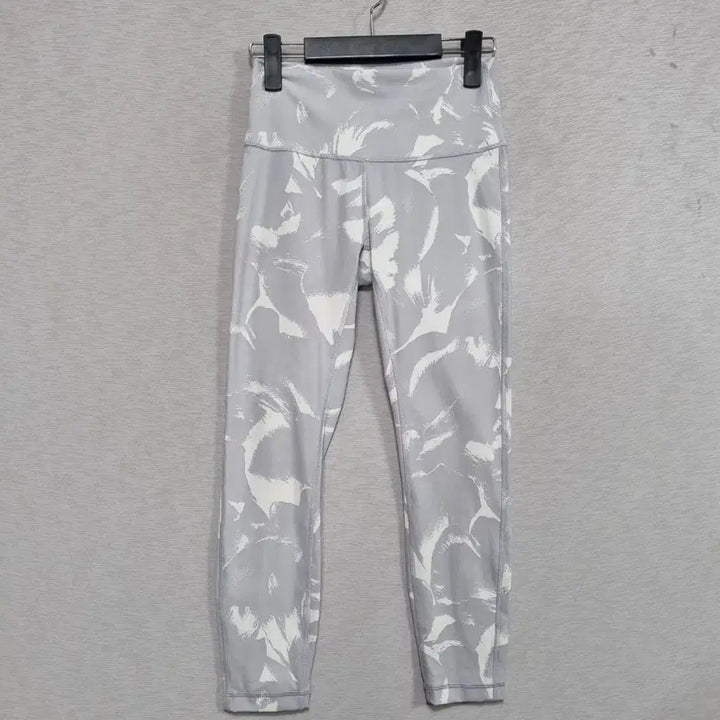 [SOLD OUT] 룰루레몬 레깅스 여55-슬66ㅡ0309