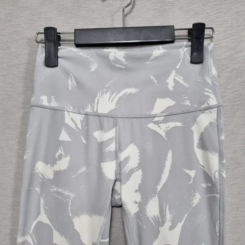 [SOLD OUT] 룰루레몬 레깅스 여55-슬66ㅡ0309