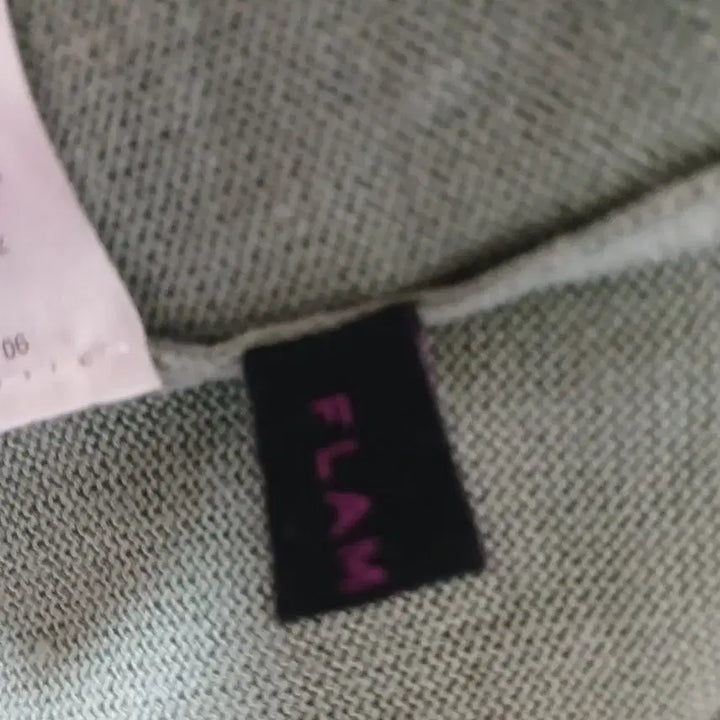[BUNJANG] V-Neck Knit T-shirt / V넥 니트 티셔츠