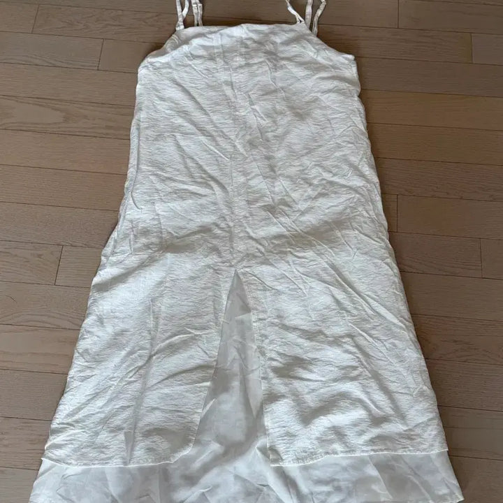 [SOLD OUT] (마지막 가격) 에잇세컨즈 슬리브리스 레이어드 원피스 화이트 (s)