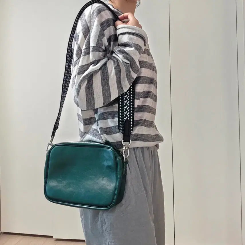 [BUNJANG] Handmade Green Leather Crossbody Bag / 정가 25만원 핸드메이드 소가죽 가벼운 핸드백 초록색 크로스백 녹색 그린