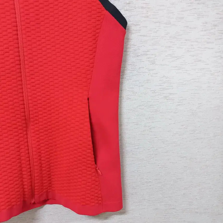 [SOLD OUT] B3-9/데상트 레드 집업 니트조끼