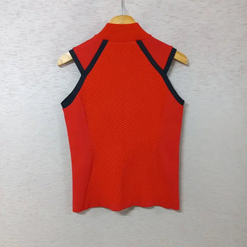 [SOLD OUT] B3-9/데상트 레드 집업 니트조끼