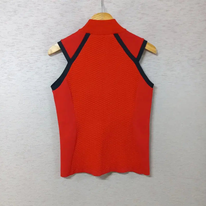 [SOLD OUT] B3-9/데상트 레드 집업 니트조끼