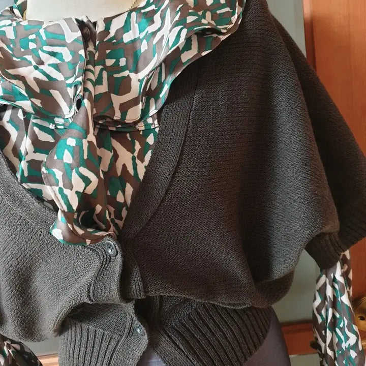 [BUNJANG] Unbranded Dark Brown Ribbed Pointed Cardigan / (새제품)시보리포인트 가오리핏 가디건 다크브라운