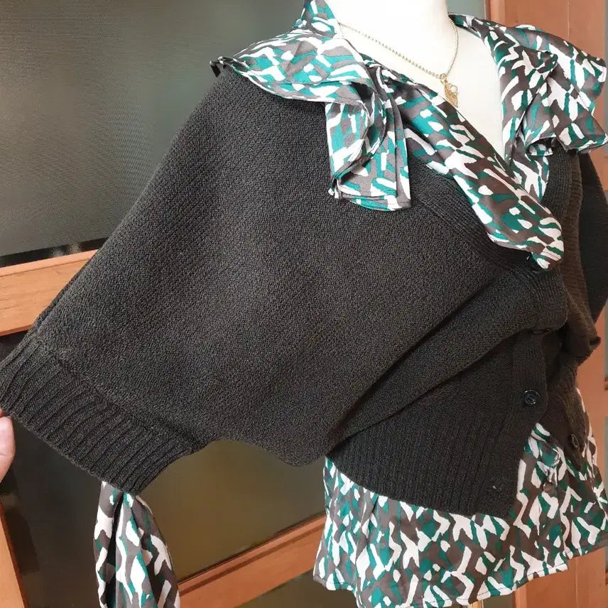 [BUNJANG] Unbranded Dark Brown Ribbed Pointed Cardigan / (새제품)시보리포인트 가오리핏 가디건 다크브라운
