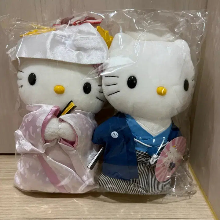 [BUNJANG] Hello Kitty Daniel Doll / 고전 헬로키티 다니엘 인형