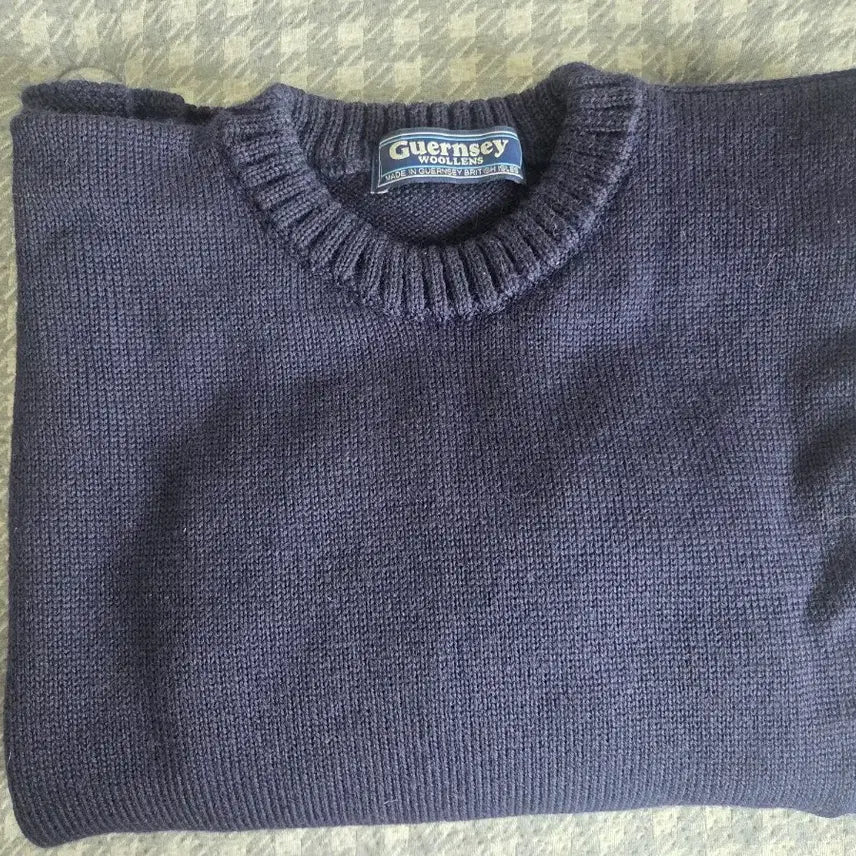 [BUNJANG] Gunghuillons Navy Crew Neck Holgarment Sweater / 건지울른스 네이비 크루넥 홀가먼트 스웨터