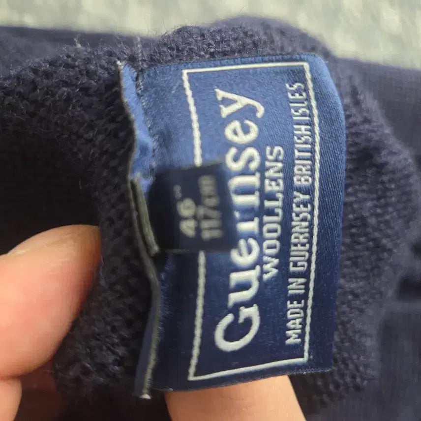 [BUNJANG] Gunghuillons Navy Crew Neck Holgarment Sweater / 건지울른스 네이비 크루넥 홀가먼트 스웨터