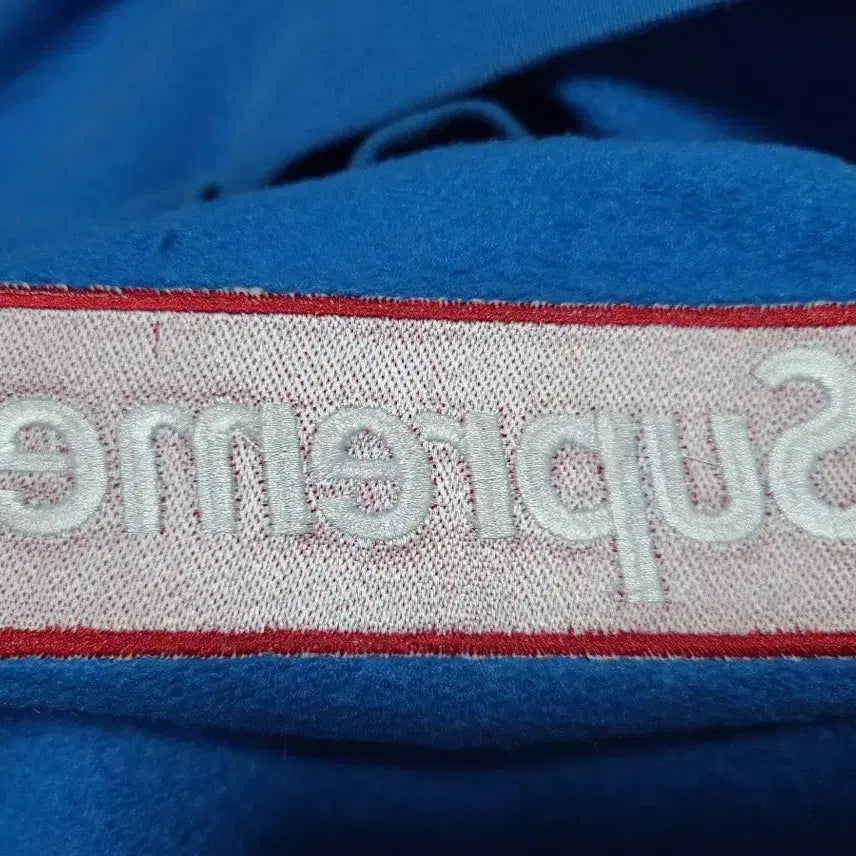 [BUNJANG] Supreme Box Logo Crewneck Sweatshirt - Red on Sky Blue - Men&